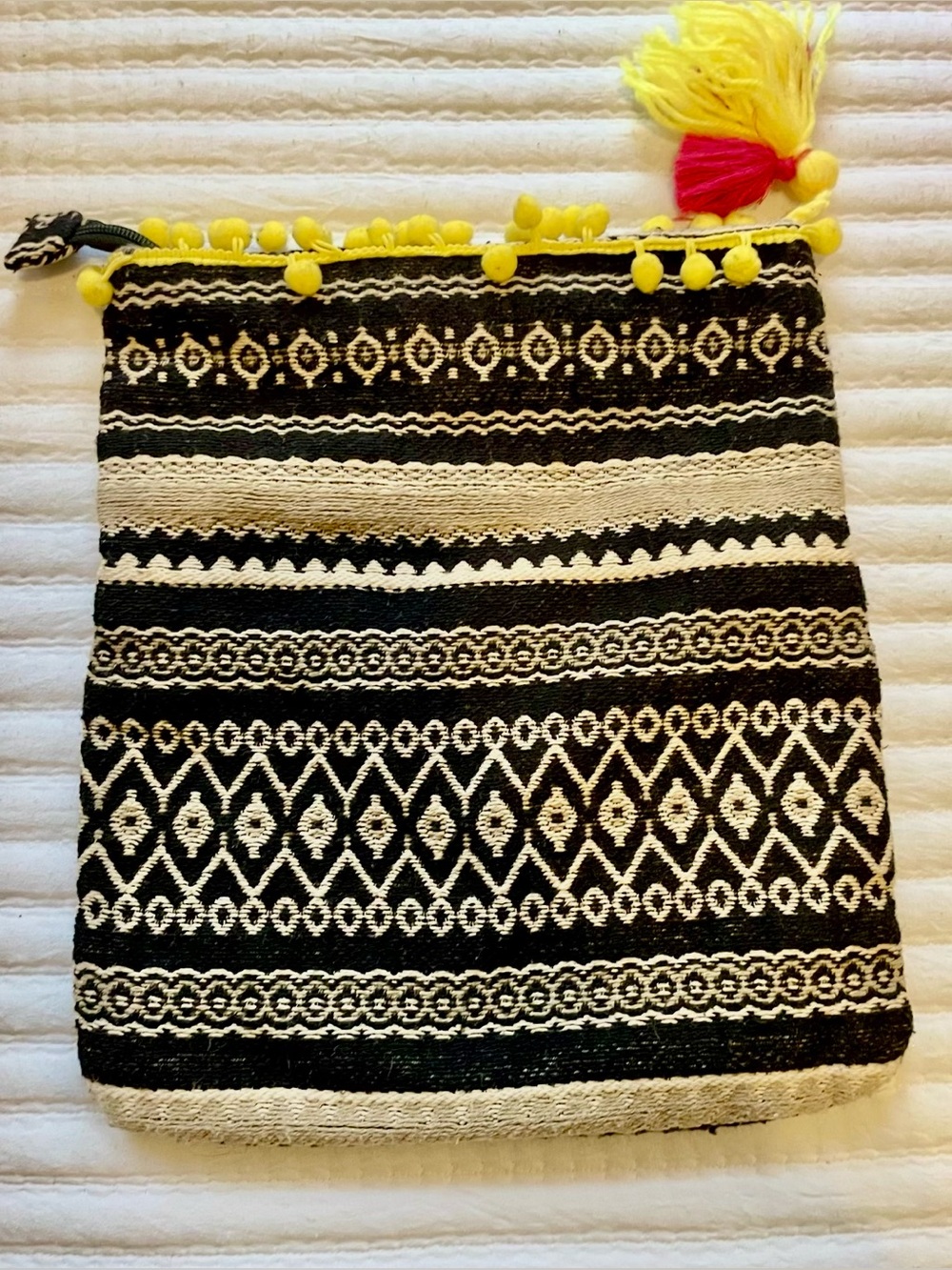 Bohemian Style Woven Clutch - Picture 4 of 10